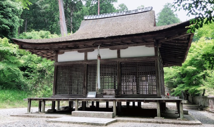 白山神社拝殿